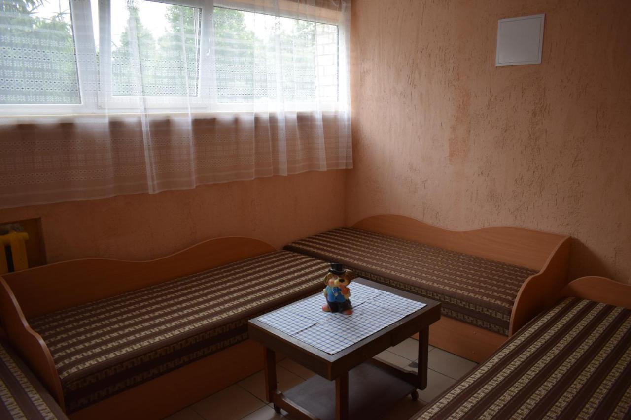 Chernobyl Type Rooms In A Block Flat House Šiauliai Buitenkant foto